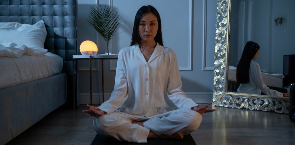 4 motivos para praticar a meditação à noite